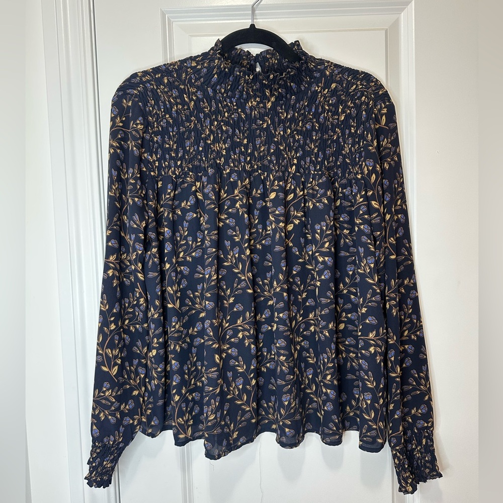 FINN & GRACE Navy Blouse size XS